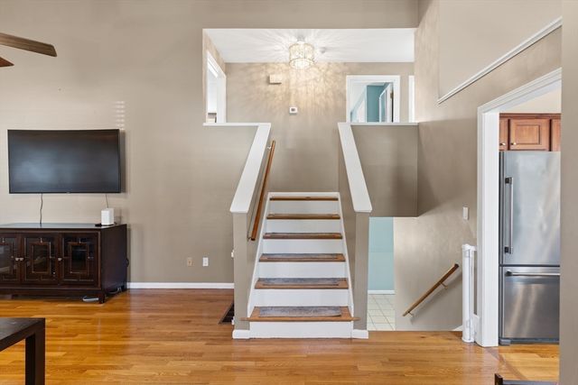 8 Gushee Ln, Taunton, MA 02780