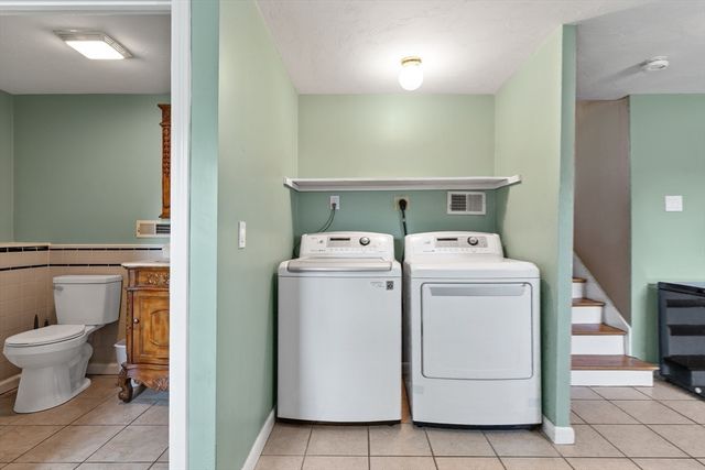 8 Gushee Ln, Taunton, MA 02780