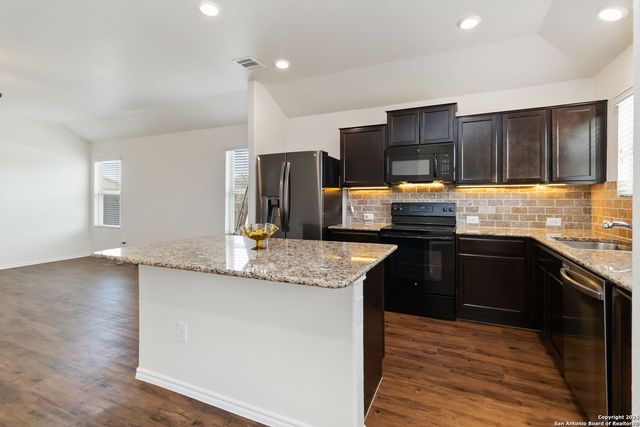 150 Meadow Path, New Braunfels, TX 78130