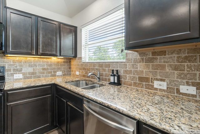 150 Meadow Path, New Braunfels, TX 78130