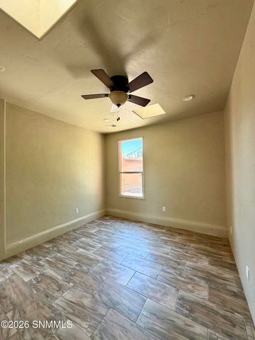 955 S Melendres Street, Las Cruces, NM 88005