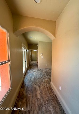 955 S Melendres Street, Las Cruces, NM 88005