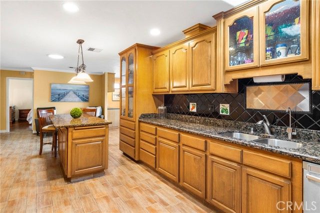 1421 Glengrove, Corona, CA 92882