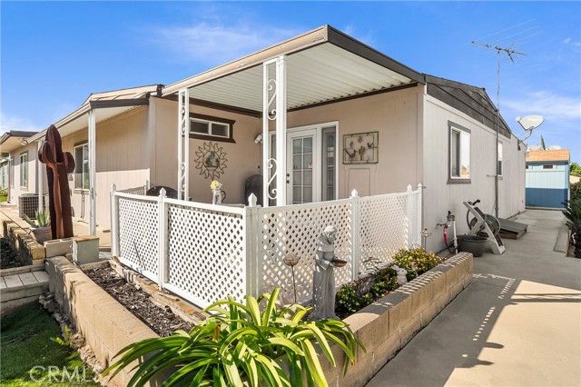 1421 Glengrove, Corona, CA 92882