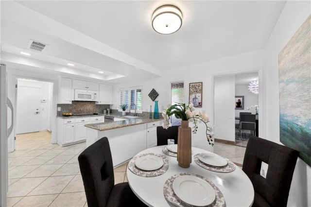 680 Via Zapata, Riverside, CA 92507