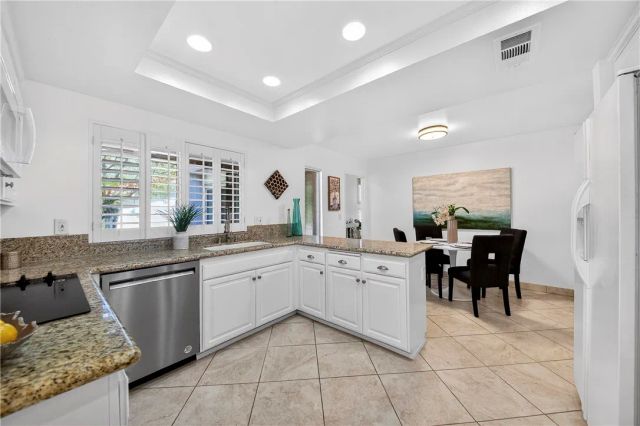 680 Via Zapata, Riverside, CA 92507