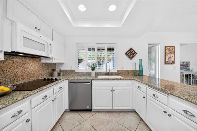 680 Via Zapata, Riverside, CA 92507