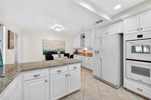 680 Via Zapata, Riverside, CA 92507