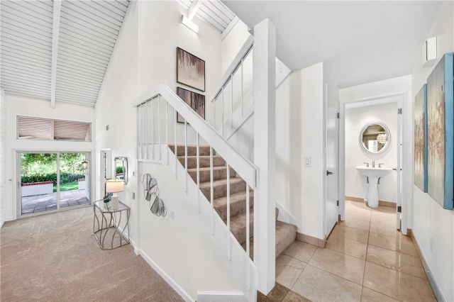 680 Via Zapata, Riverside, CA 92507