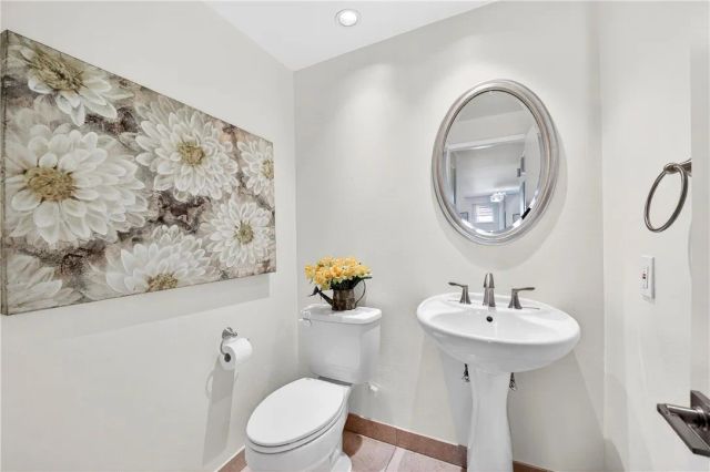 680 Via Zapata, Riverside, CA 92507