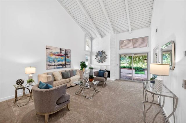 680 Via Zapata, Riverside, CA 92507