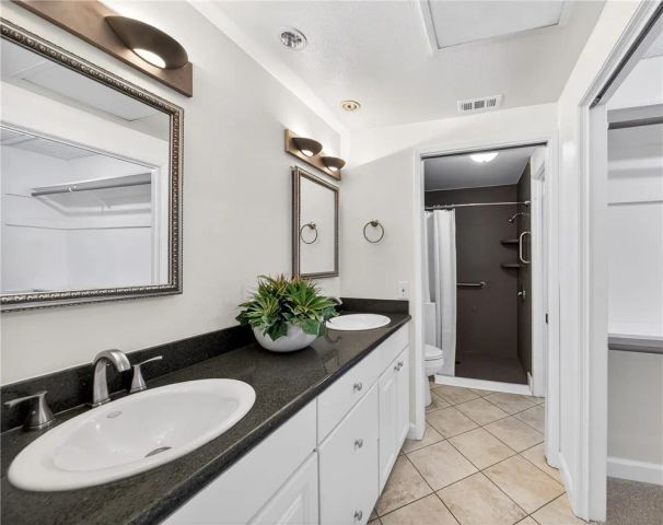 680 Via Zapata, Riverside, CA 92507