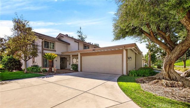 680 Via Zapata, Riverside, CA 92507