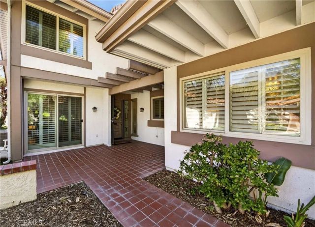 680 Via Zapata, Riverside, CA 92507