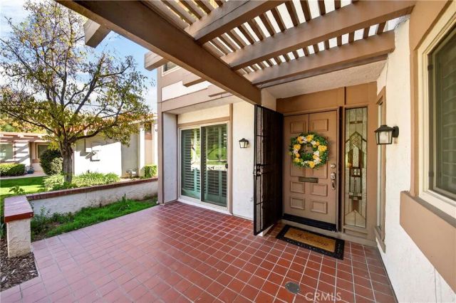 680 Via Zapata, Riverside, CA 92507