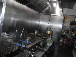 1337 Ne Broadway St, Portland, OR 97232