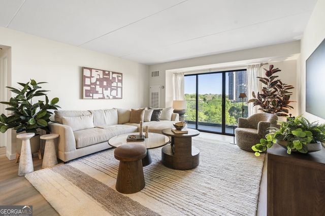 2460 Peachtree Road NE 1511, Atlanta, GA 30305