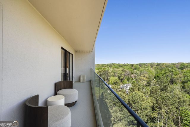 2460 Peachtree Road NE 1511, Atlanta, GA 30305