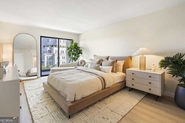 2460 Peachtree Road NE 1511, Atlanta, GA 30305