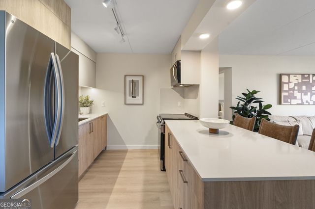 2460 Peachtree Road NE 1511, Atlanta, GA 30305