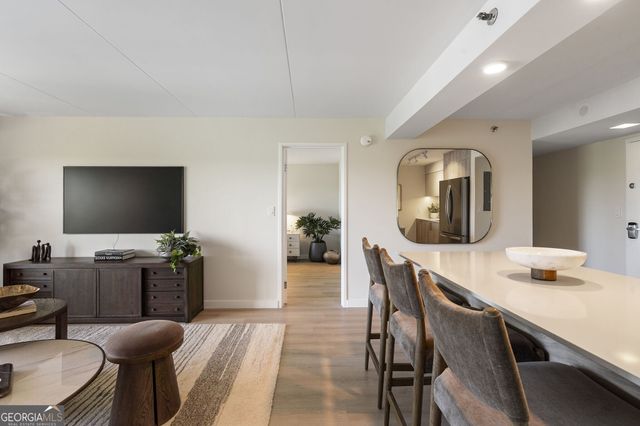 2460 Peachtree Road NE 1511, Atlanta, GA 30305