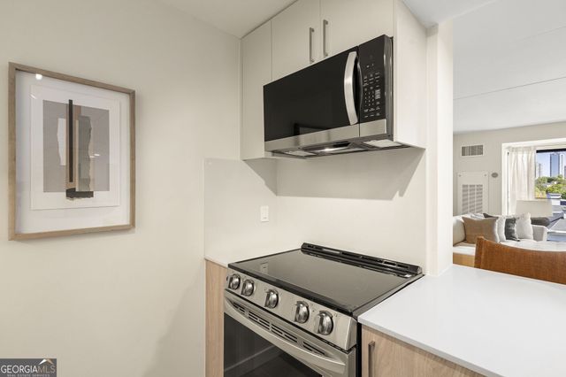 2460 Peachtree Road NE 1511, Atlanta, GA 30305