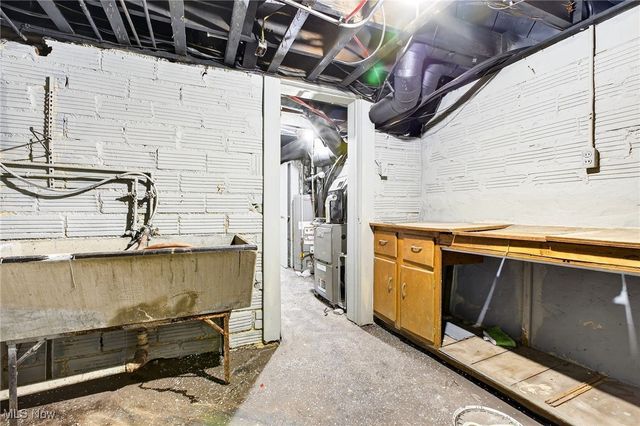 4004 E 154th Street, Cleveland, OH 44128