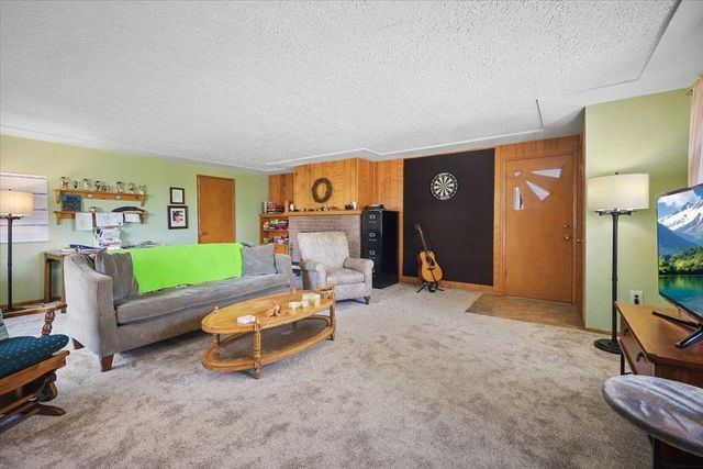 1523 W Ardmore Dr, Spokane, WA 99218