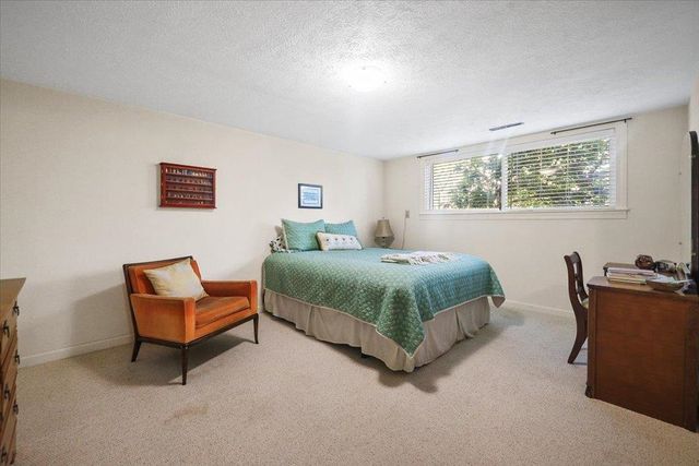 1523 W Ardmore Dr, Spokane, WA 99218