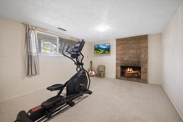 1523 W Ardmore Dr, Spokane, WA 99218