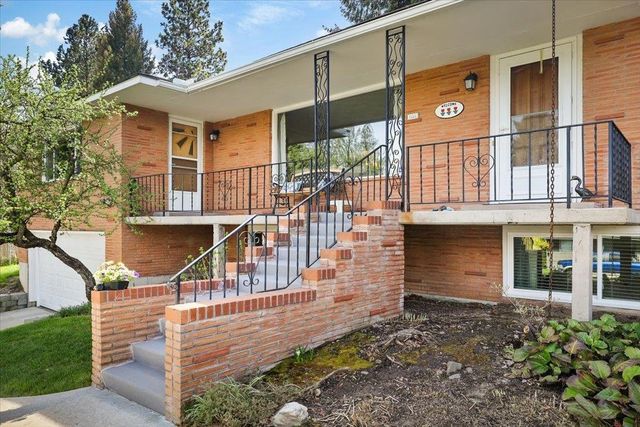 1523 W Ardmore Dr, Spokane, WA 99218