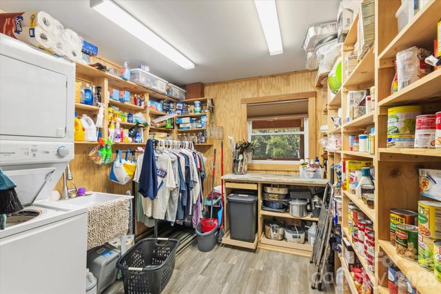 2533 Coopers Creek Road, Bryson City, NC 28713
