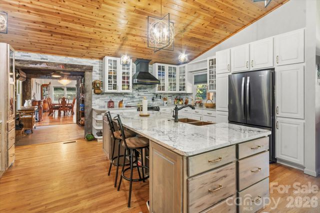 2533 Coopers Creek Road, Bryson City, NC 28713