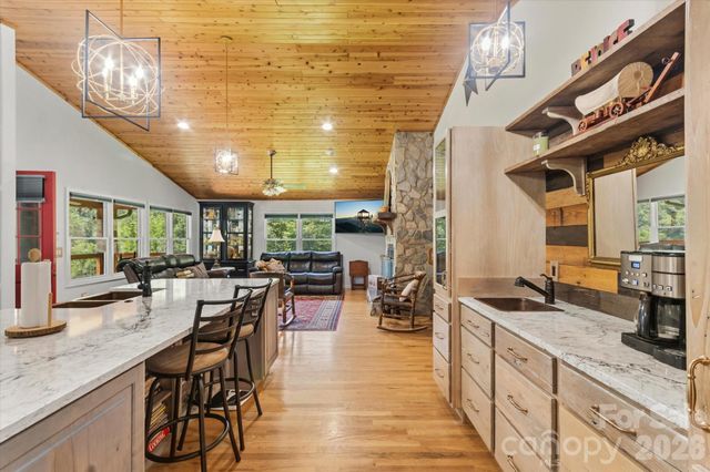 2533 Coopers Creek Road, Bryson City, NC 28713