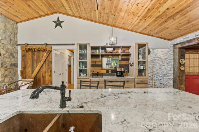 2533 Coopers Creek Road, Bryson City, NC 28713