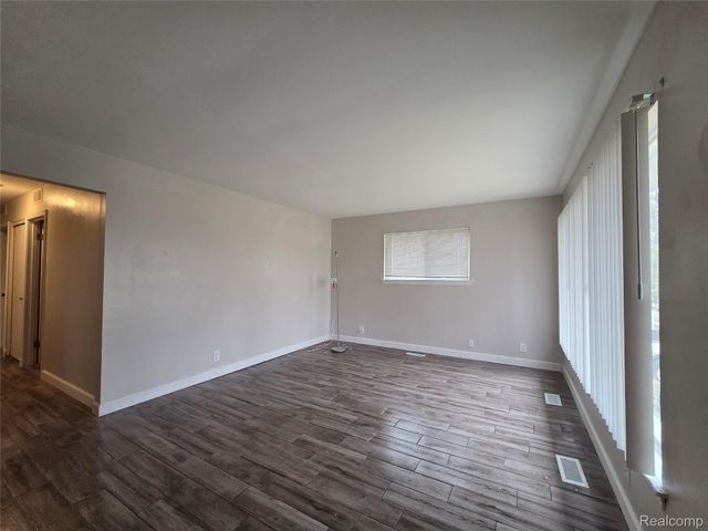 618 Linda Vista Drive, Pontiac, MI 48342