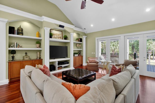 7246 Highway 165, Ravenel, SC 29470