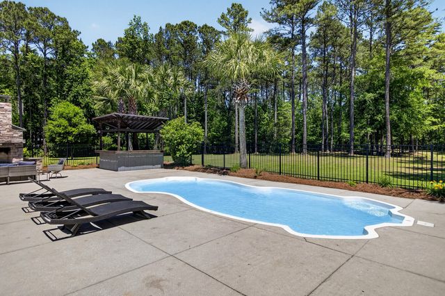 7246 Highway 165, Ravenel, SC 29470