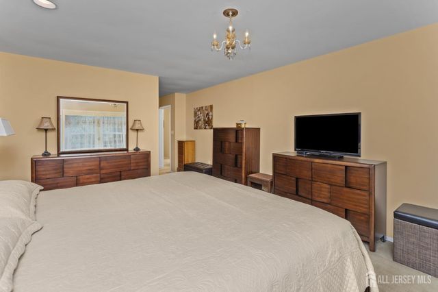 14 Thomas Paine Drive, Monroe, NJ 08831