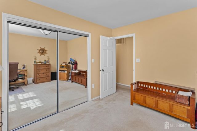 14 Thomas Paine Drive, Monroe, NJ 08831