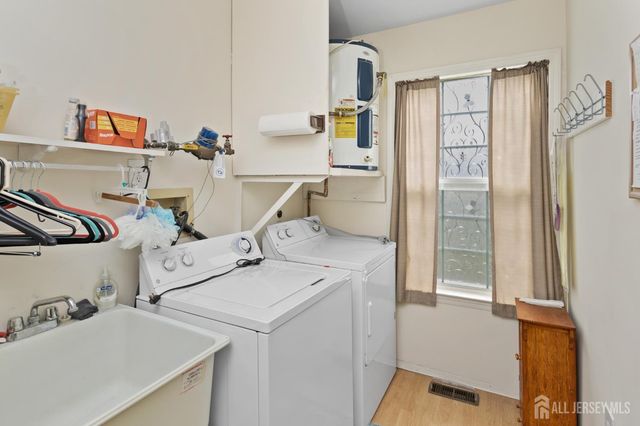 14 Thomas Paine Drive, Monroe, NJ 08831