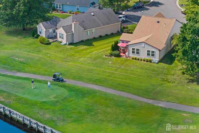 14 Thomas Paine Drive, Monroe, NJ 08831
