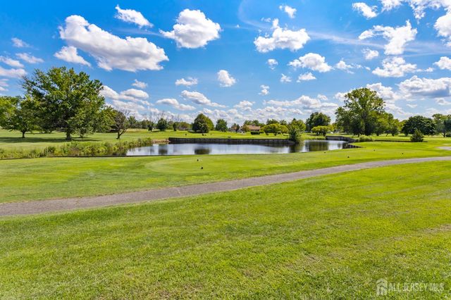 14 Thomas Paine Drive, Monroe, NJ 08831
