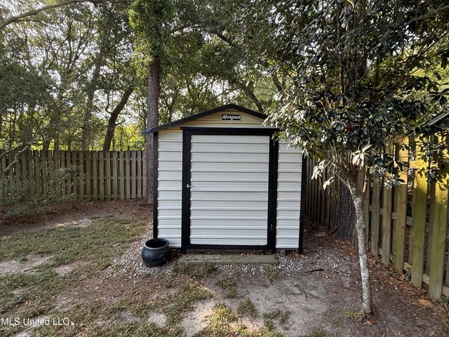 1711 Seacliffe Drive, Gautier, MS 39553