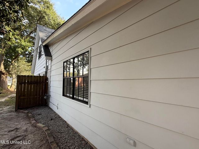 1711 Seacliffe Drive, Gautier, MS 39553