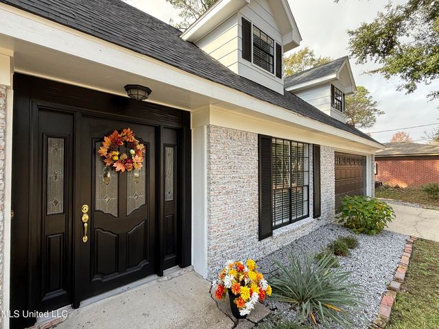 1711 Seacliffe Drive, Gautier, MS 39553