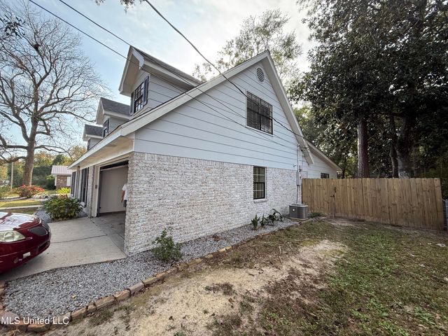 1711 Seacliffe Drive, Gautier, MS 39553