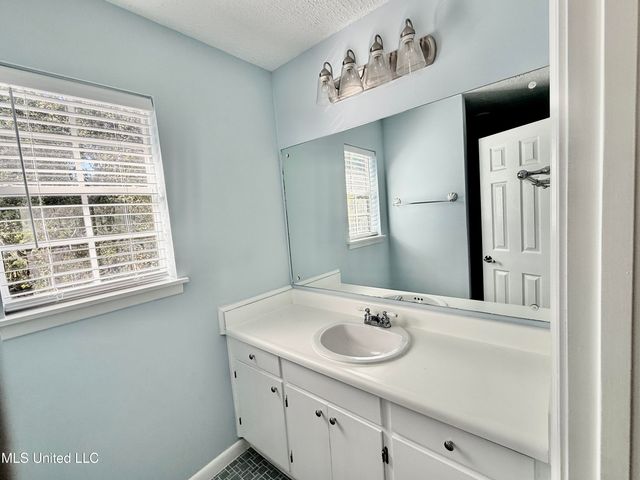 1711 Seacliffe Drive, Gautier, MS 39553