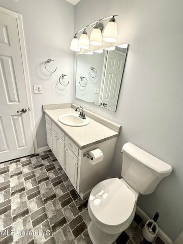 1711 Seacliffe Drive, Gautier, MS 39553