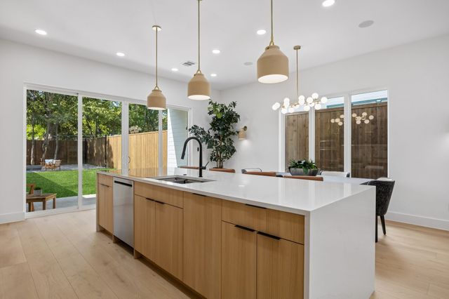 5617 Santa Fe Avenue, Dallas, TX 75214